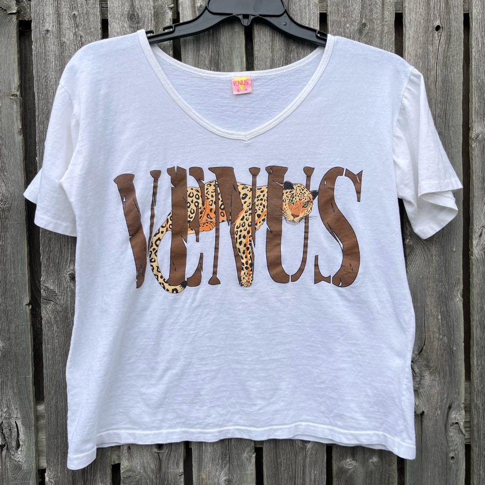 Vintage 90s Venus Leopard Single Stitch Graphic White V-Neck Tee Shirt